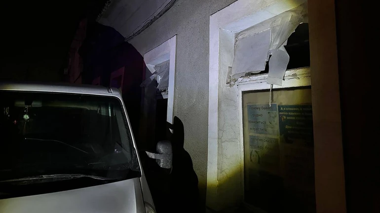 Армия РФ ночью повредила объект промышленности в Одессе