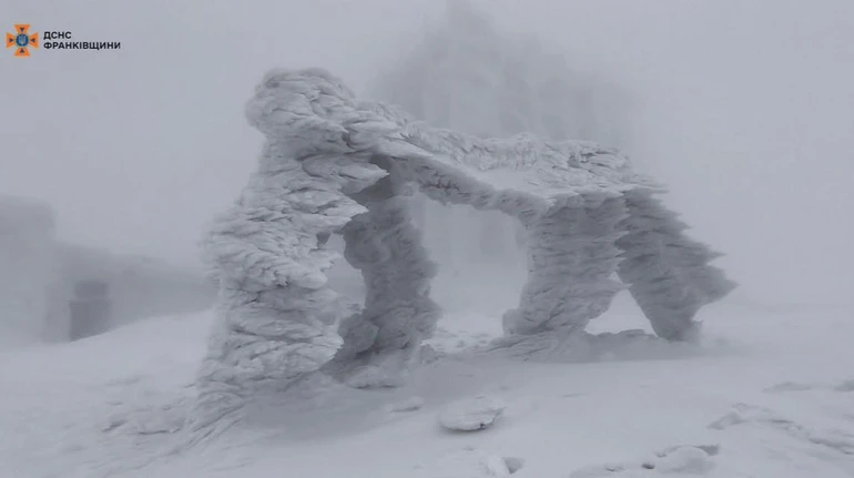 В Карпаты среди апреля пришла зима – спасатели просят воздержаться от походов
