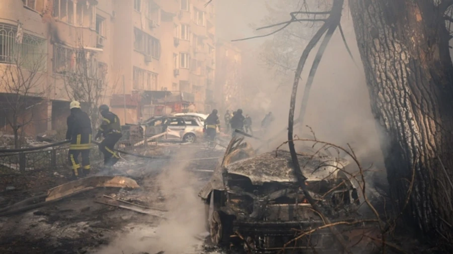 Russian missile hits residential area in Odesa: 10 people killed, dozens injured – photos 