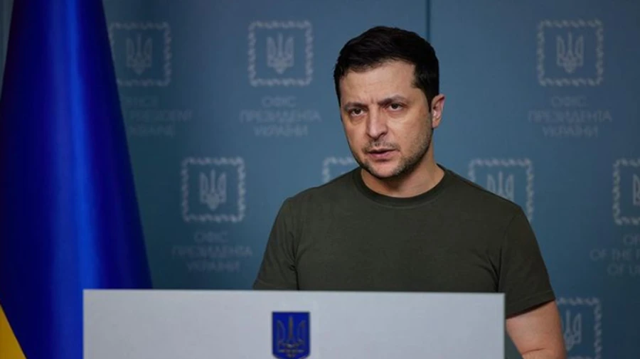 Zelenskyy urges everyone who can to stay to defend their cities