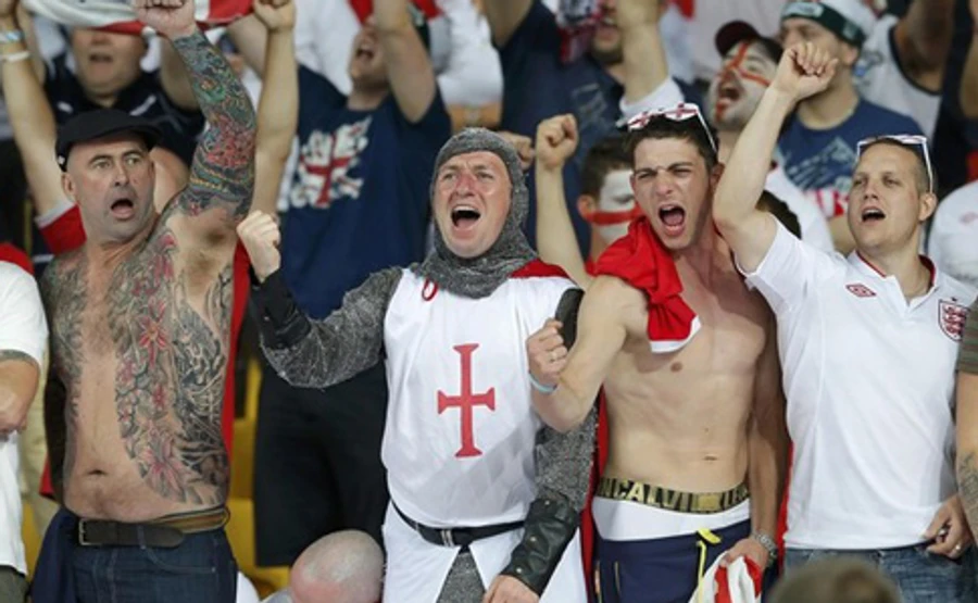 Фінал ЛЧ: англійських фанів попереджають про ризики нападів у Києві