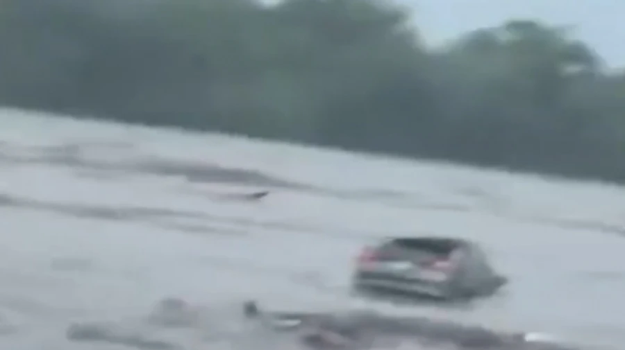 У Техасі 27 людей загинули через повені, зникли понад 20 дівчаток з літнього табору