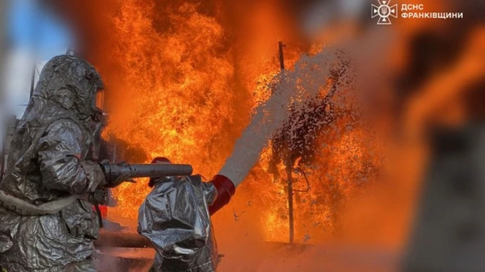 Russians target energy facilities in Lviv and Ivano-Frankivsk oblasts, strikes reported – photo