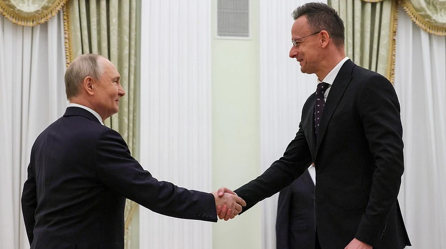 Сійярто, який працював на росіян, зник з публічного простору після поразки Орбана – ЗМІ