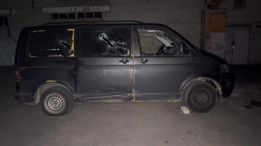ТЦК: У Луцьку 30 цивільних побили двох військових і понівечили авто центру комплектування