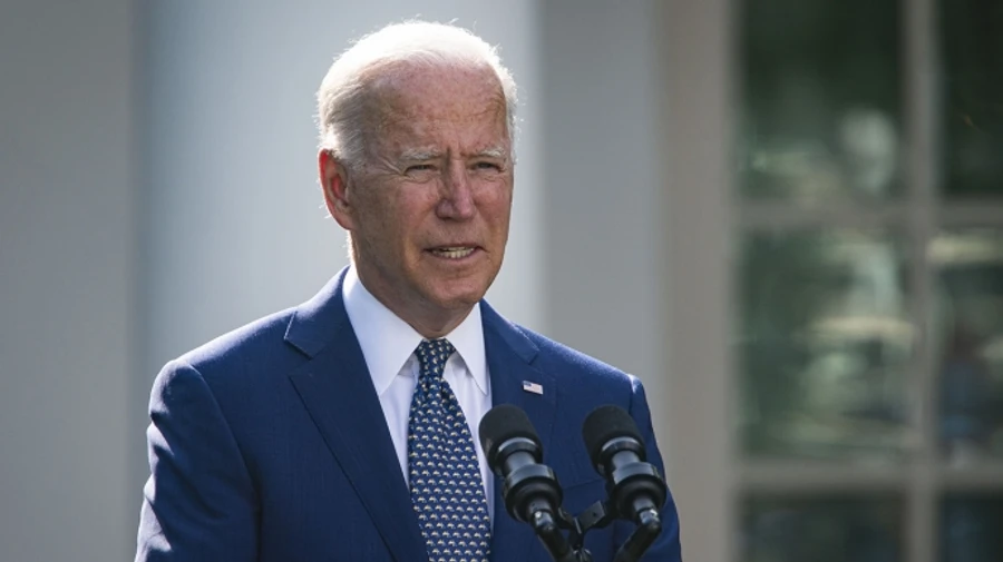 Байден объяснил, почему чуть не заснул на дебатах с Трампом