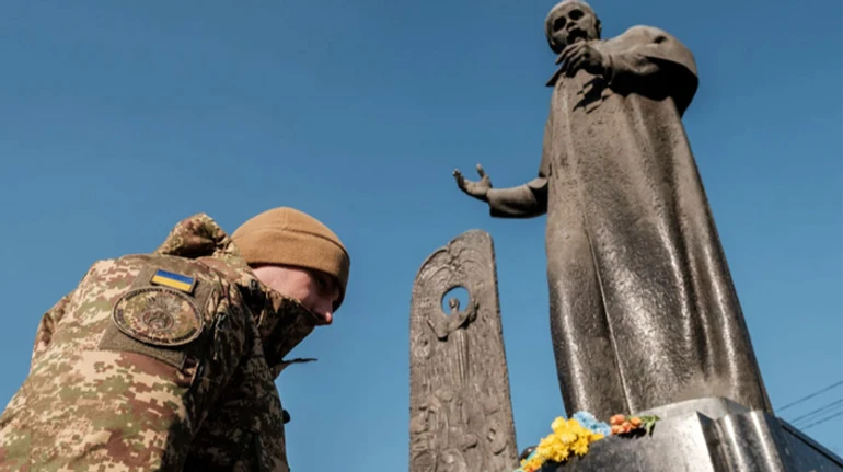 Сім смертних гріхів української поезії: сучасні українські поети про міти й реальність