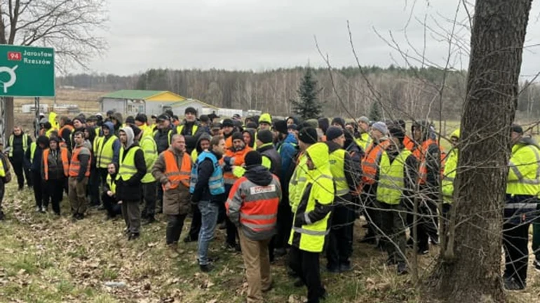 Polish police blocks Ukrainian drivers headed to the negotiations with the protesters – photo