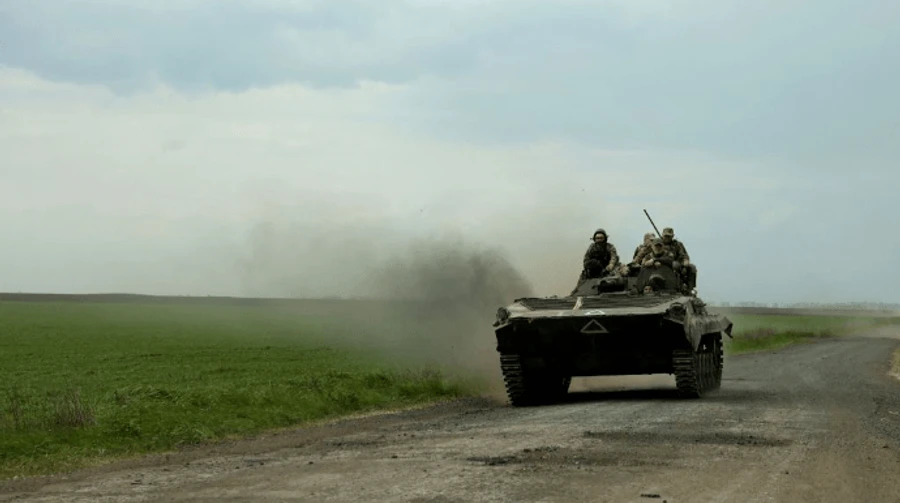 Russian forces lose a tank and 24 soldiers in southern Ukraine