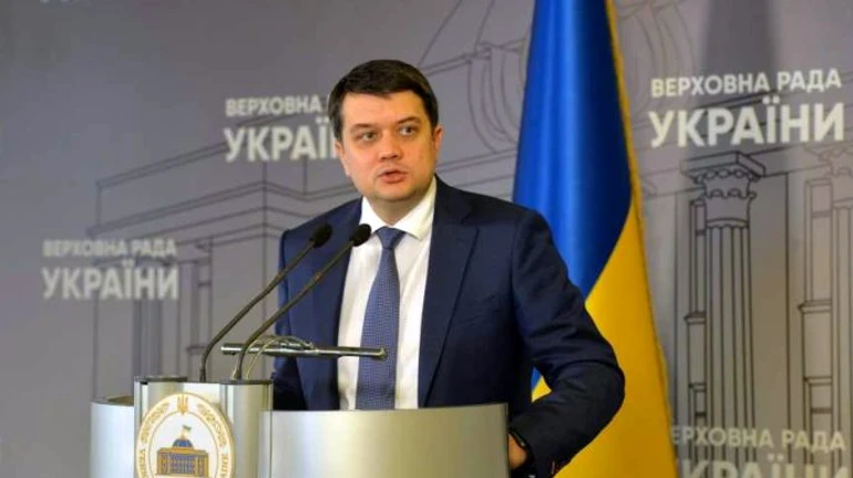 Разумков в очікуванні відставки збільшив кількість журналістів у Раді