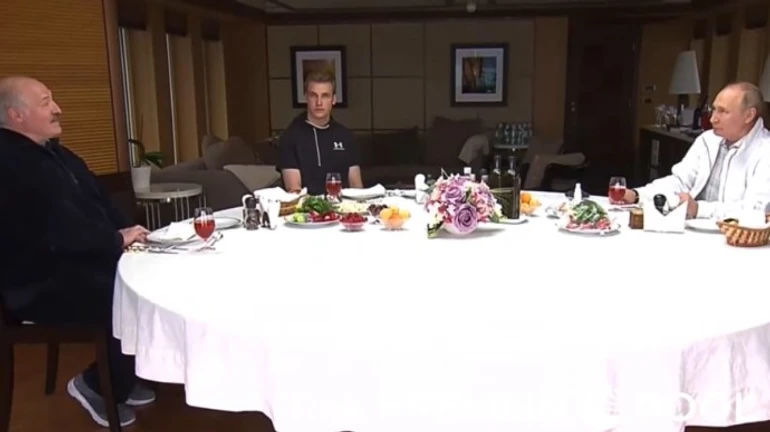 Лукашенко на переговори з Путіним привіз свого сина