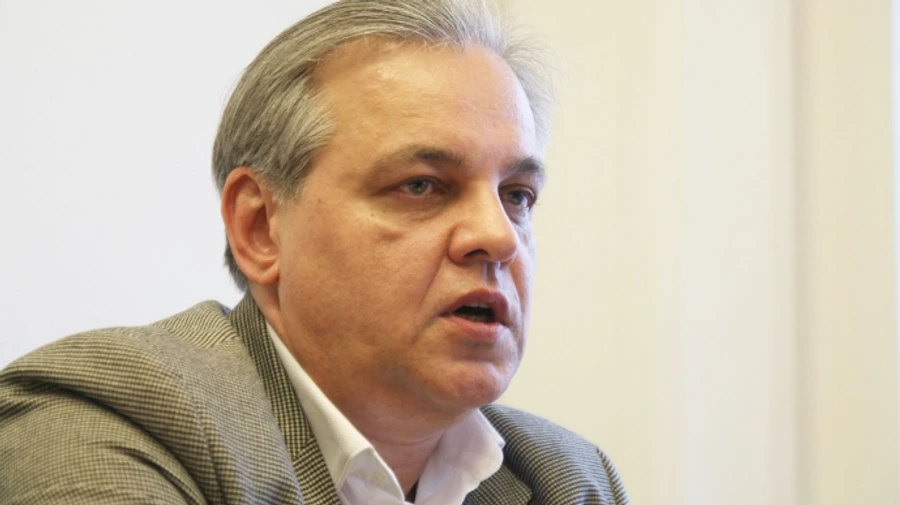 Нардепи ініціюють відставку міністра оборони Тарана