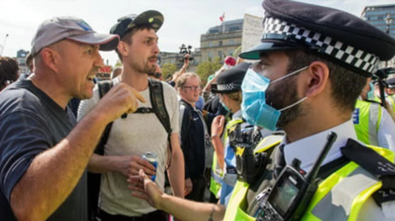 Втомлені карантином: хто та як протестує у ЄС проти коронавірусних обмежень