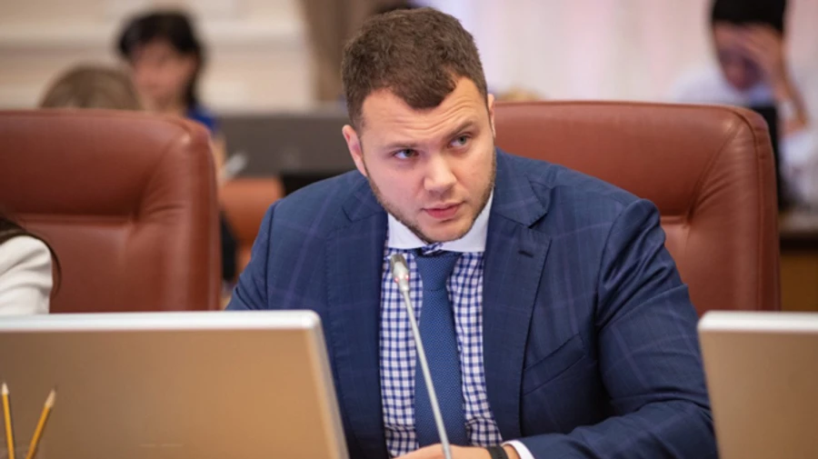 Міністр обіцяє зупиняти поїзди у червоній зоні