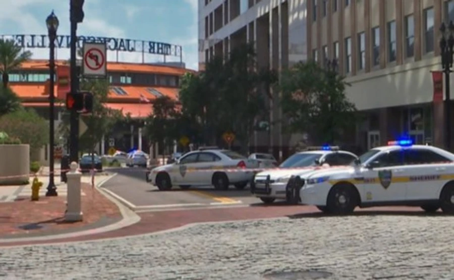 Стрельба в развлекательном центре Флориды: есть погибшие