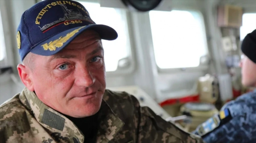 Former commander of destroyed Ukrainian minesweeper brought back from Russian captivity