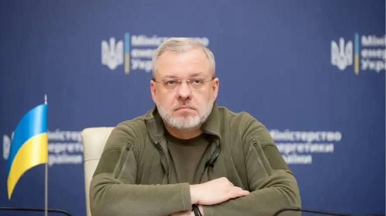 Ukrainian former minister involved in corruption schemes arrives for questioning at anti-corruption bureau – sources