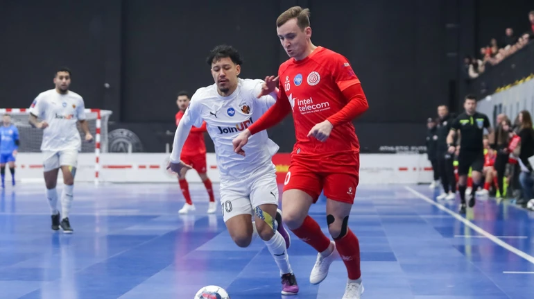 Гарячий бій у холодному залі, десятка від чемпіона, драма за дві секунди: найцікавіше про 15 тур Екстраліги