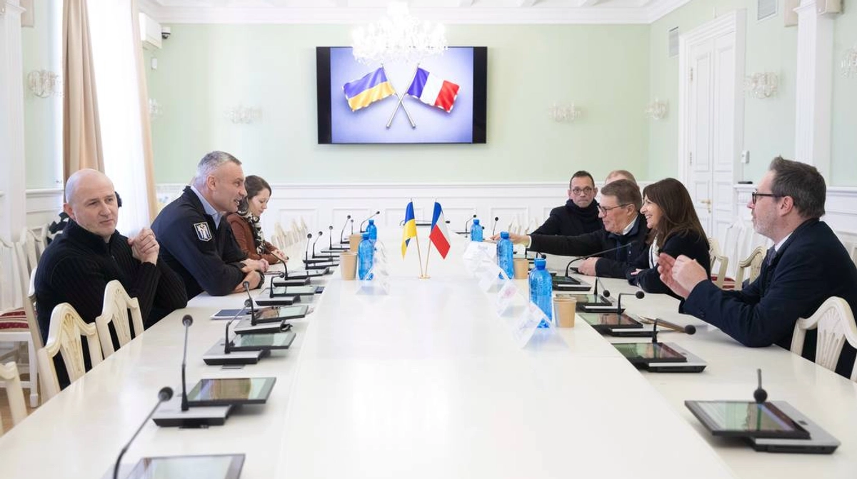 Paris sends generators to Kyiv