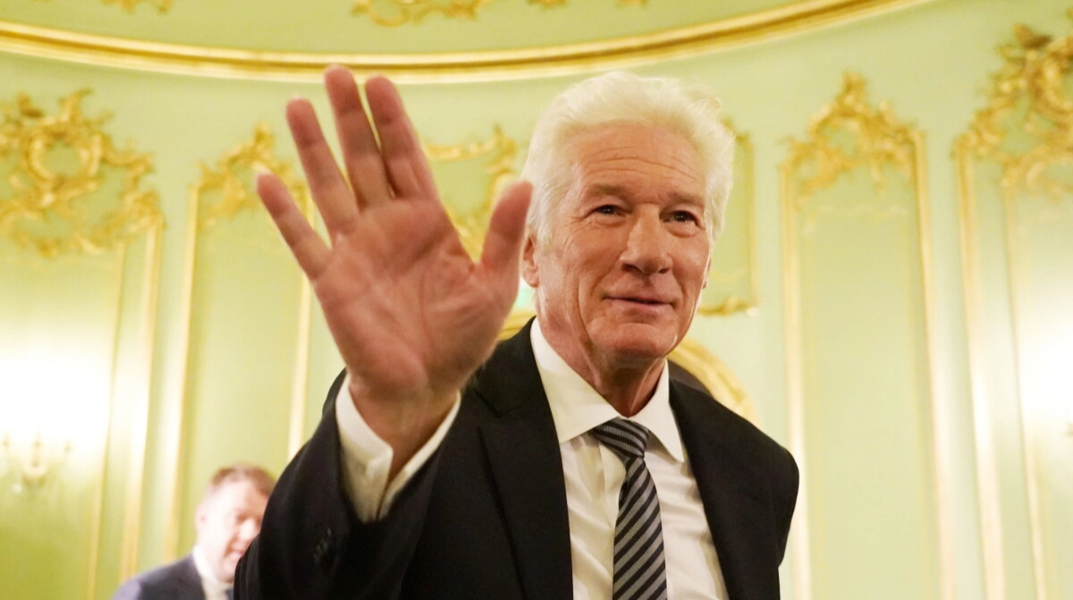 Actor Richard Gere congratulates Ukrainians ahead of Independence Day and recites Ukrainian poem