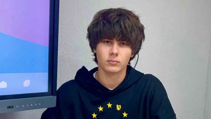 Zaporizhzhia schoolboy develops smart bracelet for people with autism and will present it in Brazil