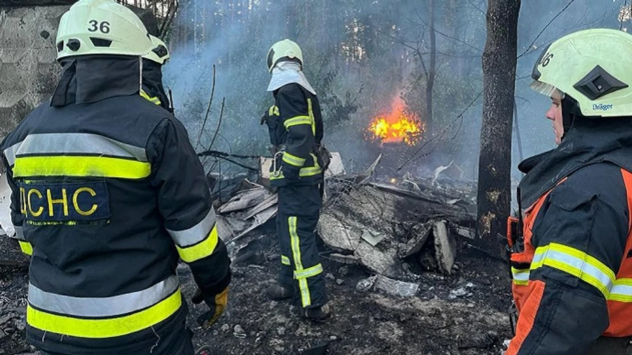 На Киевщине из-за ракетной атаки загорелось предприятие