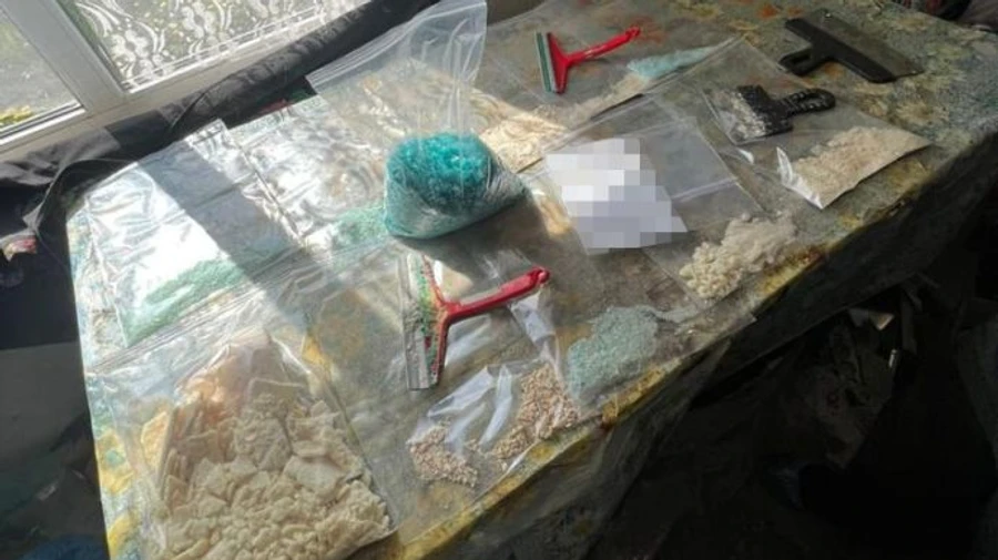 ДБР схопило наркоторговців, які могли підірвати боєготовність військових