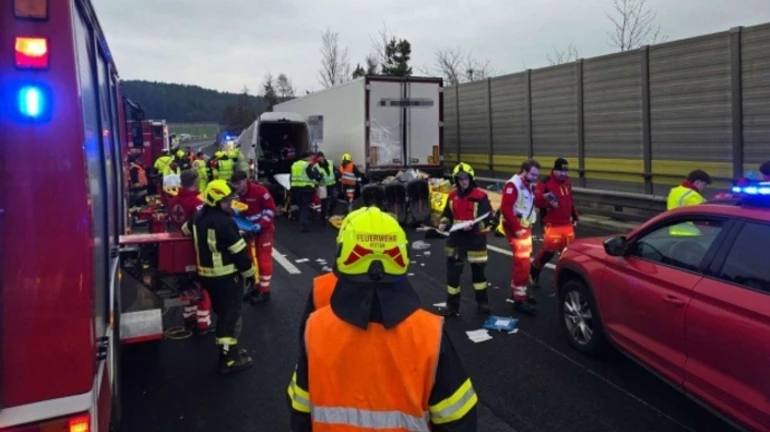 Minibus carrying Ukrainian passengers collides with lorry in Austria, four dead