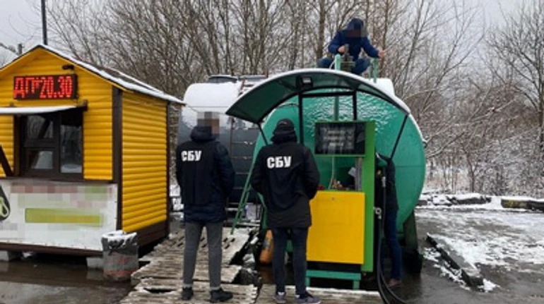 Ренесанс нелегалів: чому влада Зеленського не впоралась з підпільними АЗС