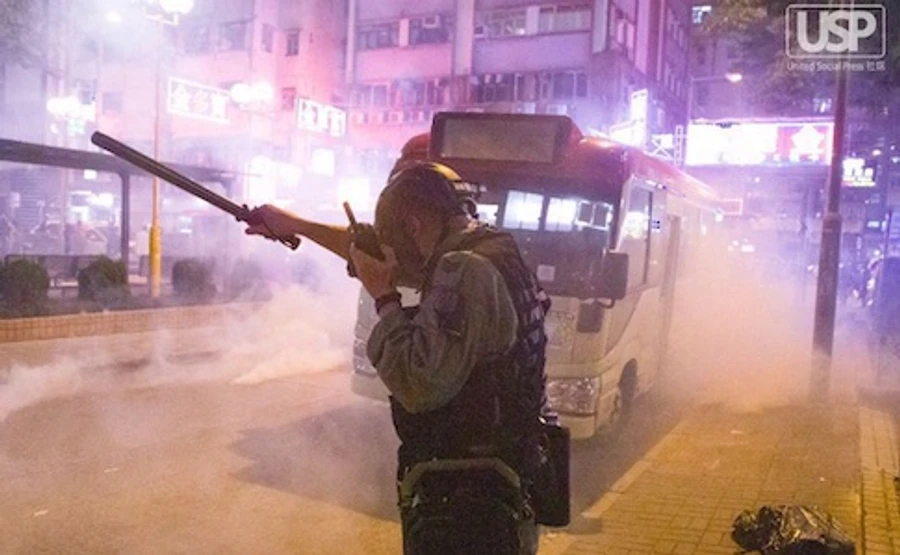 Поліція Гонконгу застосувала сльозогінний газ на початку 2020 року