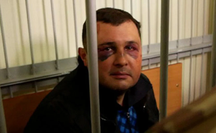Шепелєва з синцями на обличчі доставили до зали суду