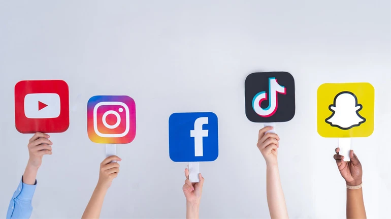 Австралія запровадила найжорсткішу у світі заборону соцмереж для дітей до 16 років