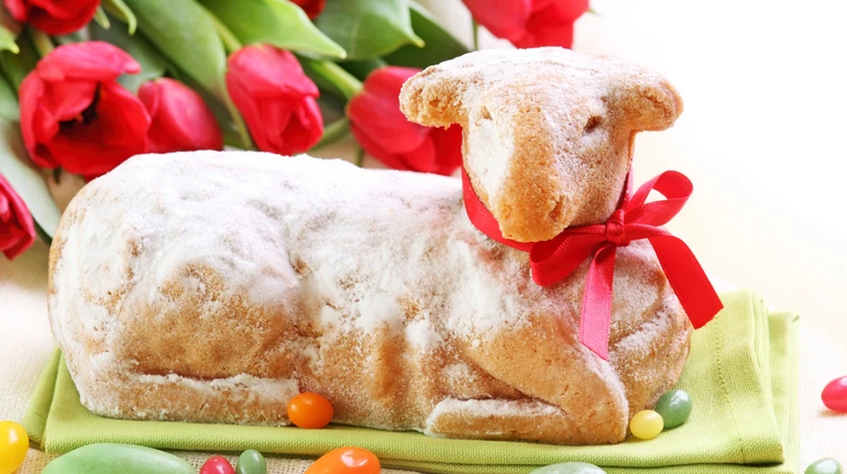 Що символізує великодній баранчик та як він став частиною українського святкового кошика?