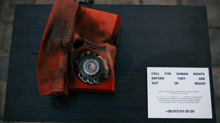 В Брюсселе установили инсталляцию в поддержку возвращения похищенных детей из Украины