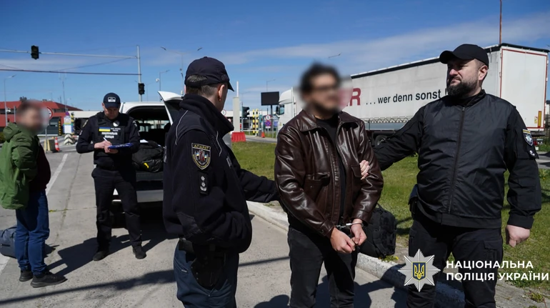 Називались фондом Притули, брали гроші за купівлю авто для ЗСУ і зникали – поліція викрила масштабну схему