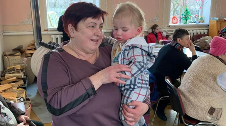 У свої три, сім та дев'ять діти знали, як це – коли хочеться їсти, а до хати не пускають. Історія однієї патронатної сім'ї