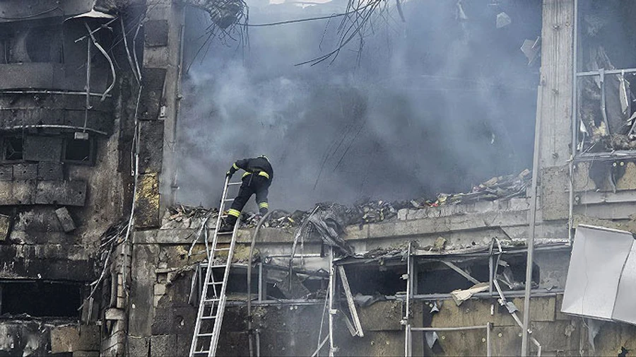 Russia launches massive attack: explosions ring out in Kyiv, Lviv and other cities, at least 9 people killed