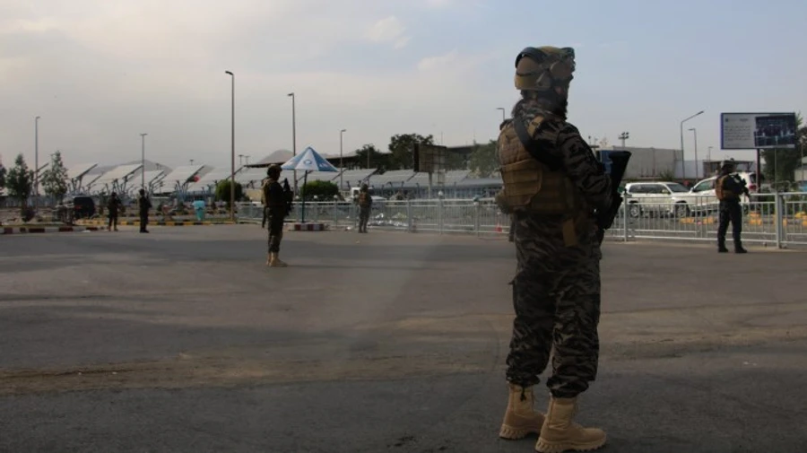 Франція припинила евакуацію з Кабула, військові залишили аеропорт