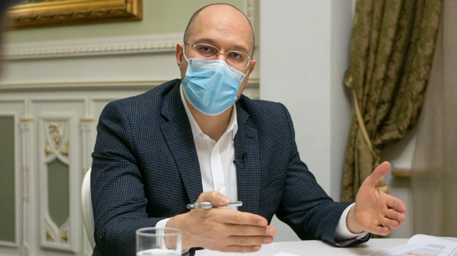 Шмигаль прогнозує, що коронавірус можна подолати за рік