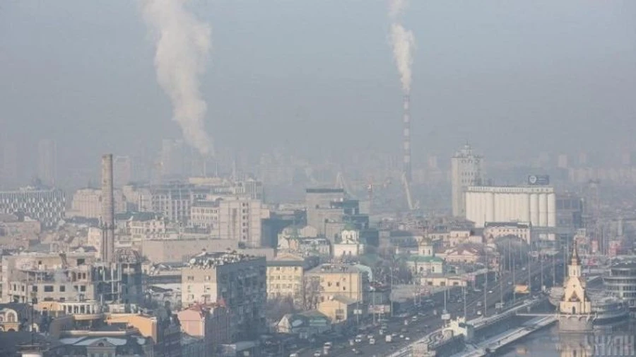 Украина оказалась на 8 месте в Европе и на 43 в мире по загрязнению воздуха в 2020-м