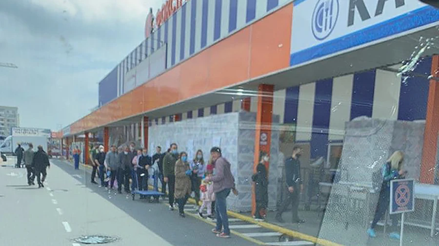 Мэр Черкасс: Городская власть с полицией закрывала Эпицентр, но он открылся