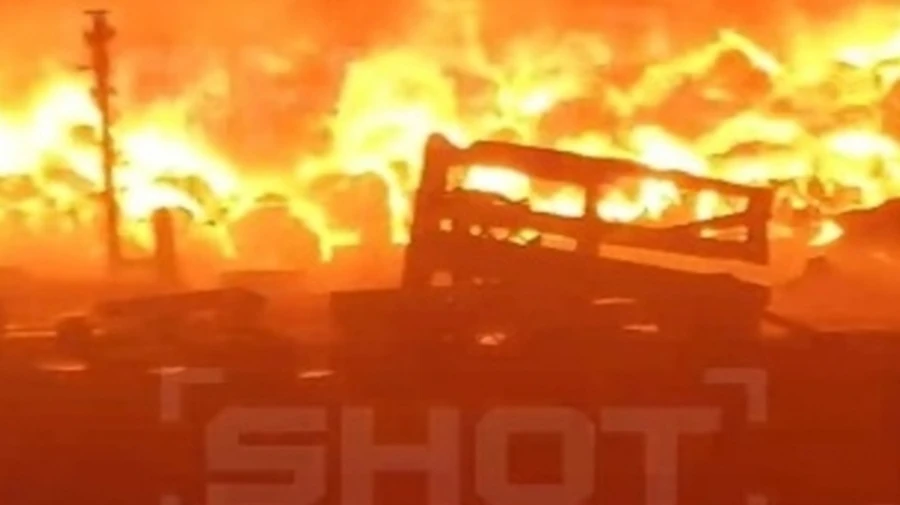 Plastic recycling plant ablaze in Russia's Kaluga Oblast – video