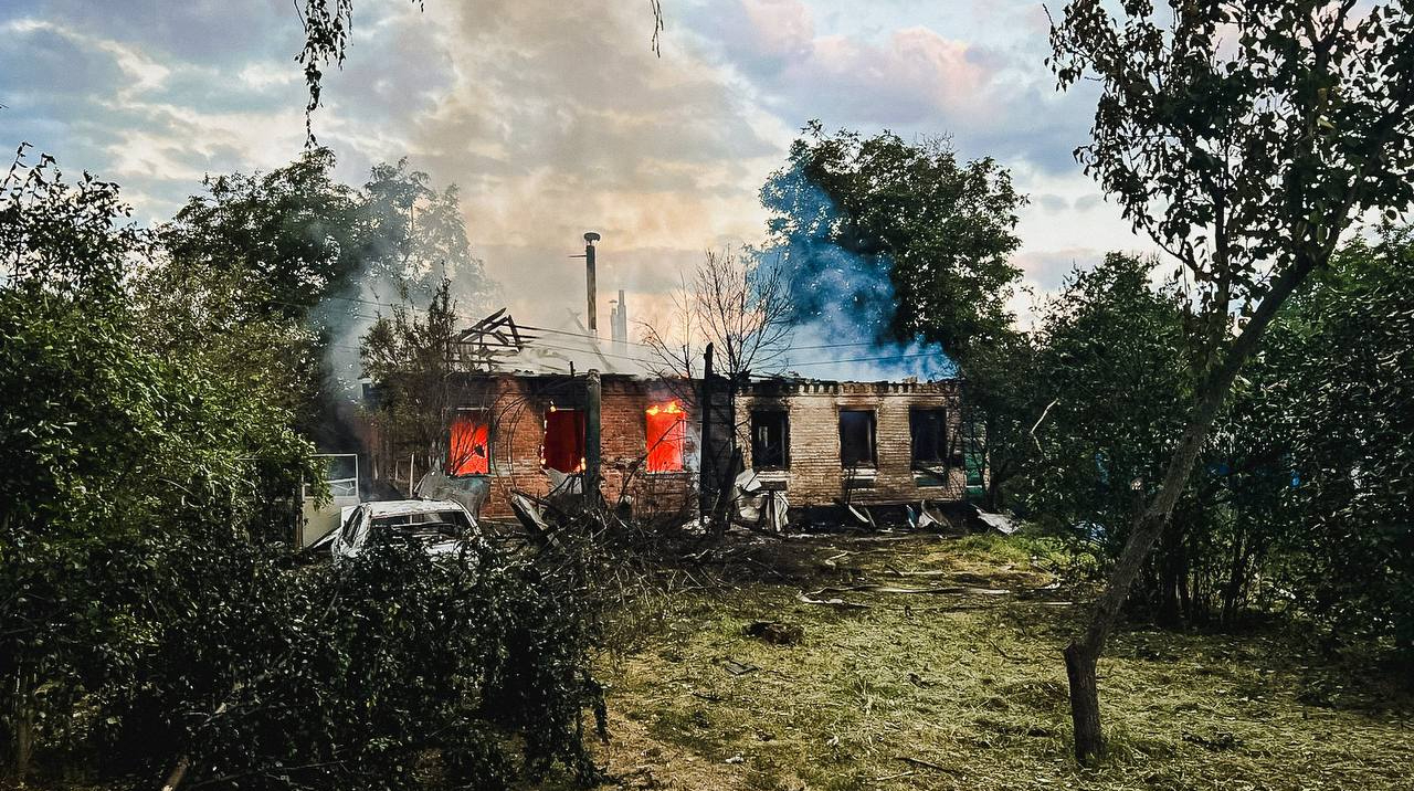 У Лозовій через удар російського дрона постраждали шестеро людей, серед них троє дітей