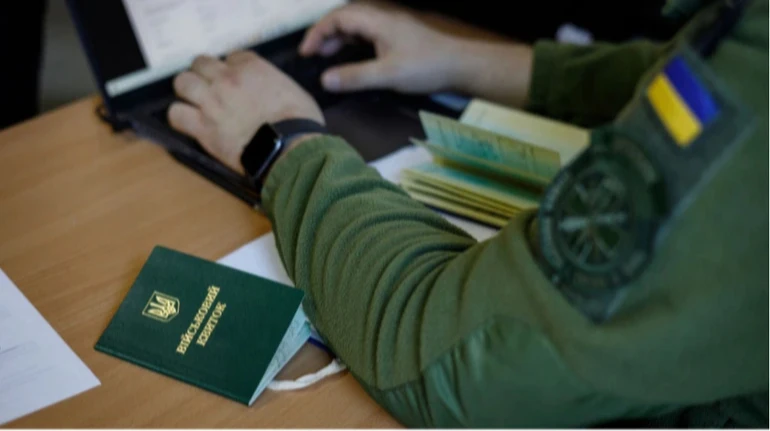 Кабмін зобовʼязав податкову передати Міноборони дані чоловіків 18-60 років