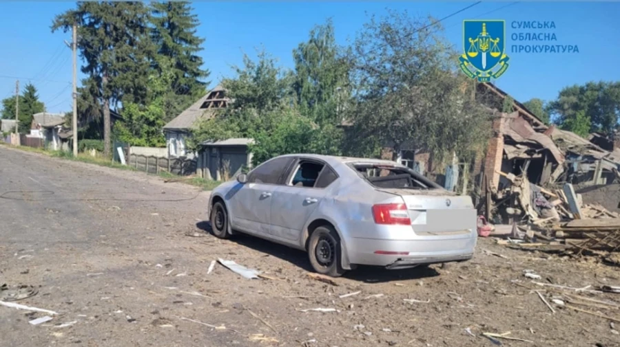 Russian forces drop aerial bombs on Bilopillia: man killed, his daughter seriously injured – photos