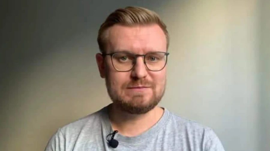 Ведучий 24 каналу вирішив не повертатися в Україну після саміту ЄС