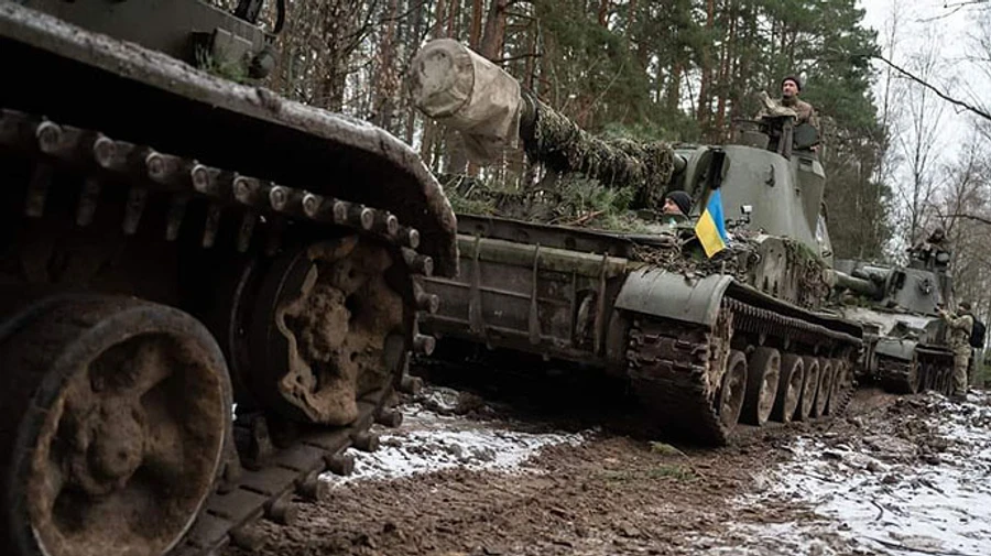 Ukraine's defenders kill 900 occupiers and destroy aircraft, helicopter and 8 tanks in past 24 hours