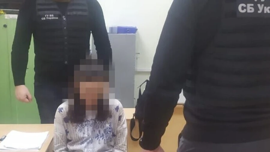 Оголошена в розшук колаборантка з Херсона сама прийшла з повинною до суду