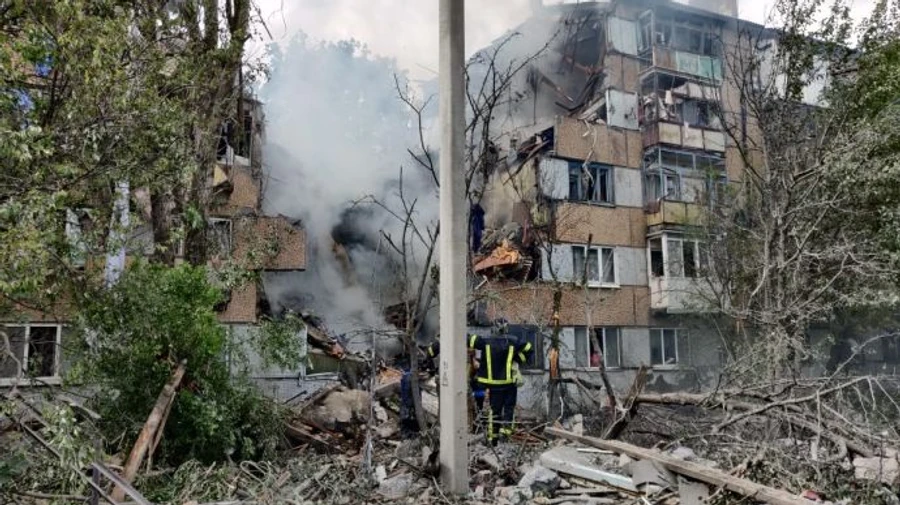 На Донеччині ракетою вдарили по Бахмуту: зруйновано будинок, є загиблий, поранено дитину