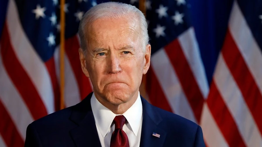 Поддержка Байдена упала до самого низкого уровня за время его президентства – опрос Reuters